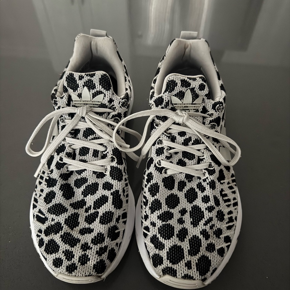 Adidas Sneakers